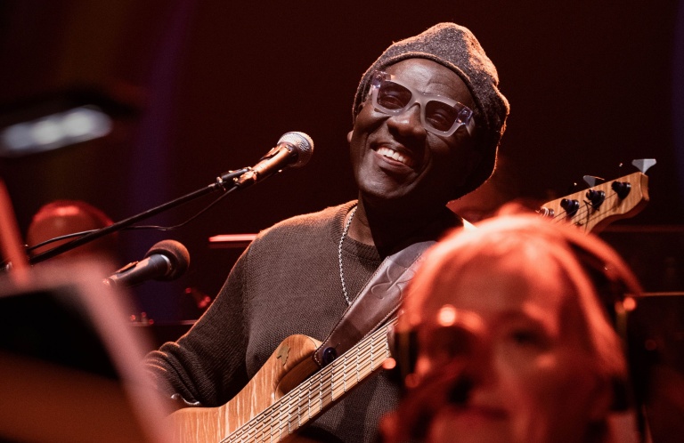 Richard Bona 3 - Caspar Abbenhuis.jpg